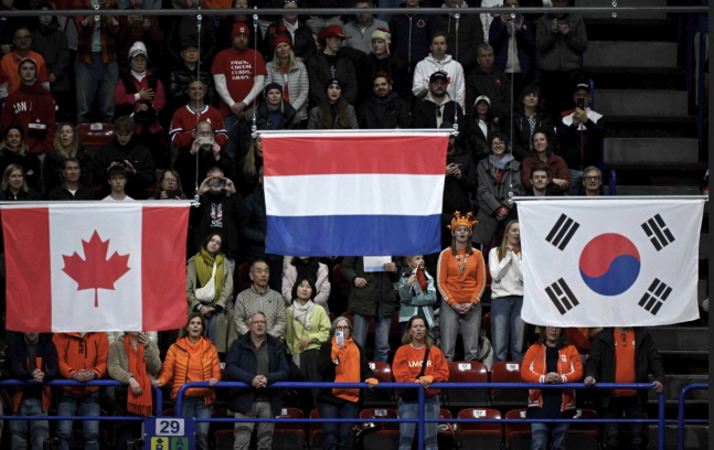 '비뚤어진 태극기' 황당 오류, 대한체육회 伊조직위에 공식항의→"바로 수…