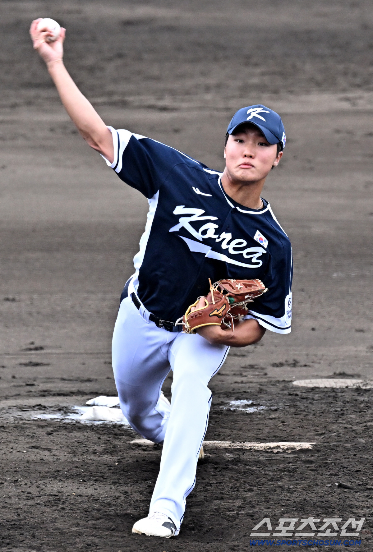 '비싼 예방주사 맞았다' 정우주 36구 역전포...복잡해진 WBC 투수 …