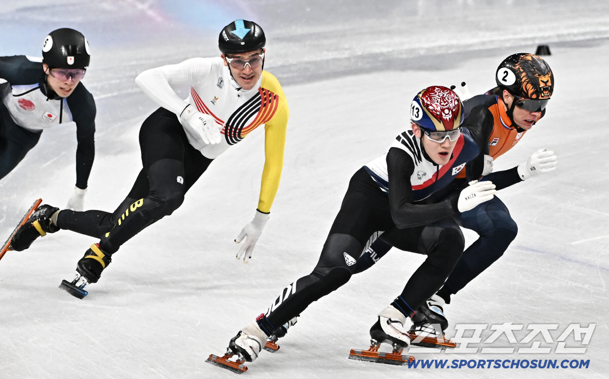 '토리노 환상 추월' 20년 만에 다시 이탈리아...韓 남자 쇼트트랙 자…