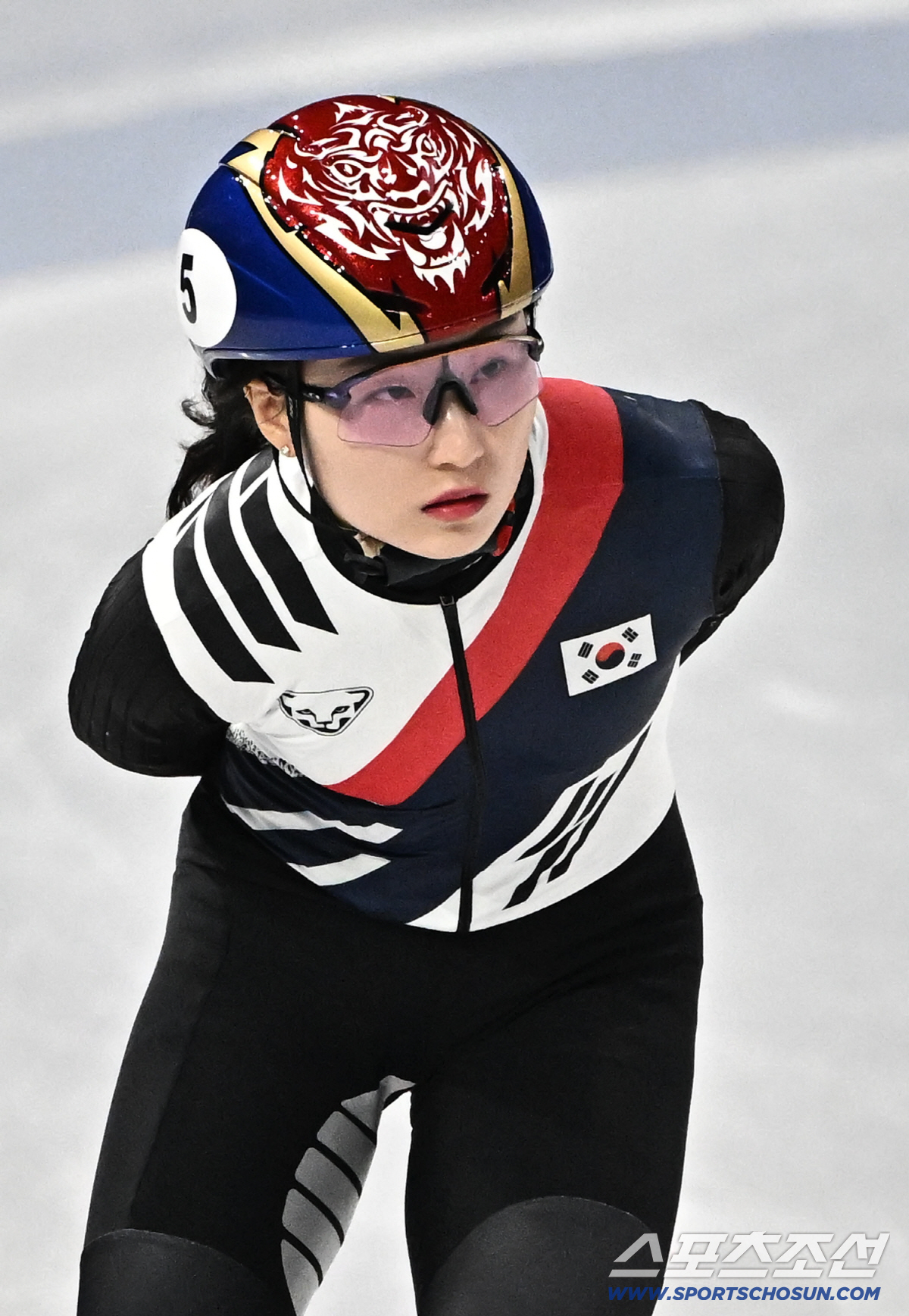 "클래스가 다르다" '3연패 도전' 최민정-'람보르길리' 김길리, 무난히…