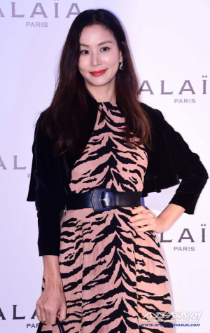 고소영, '300억 건물 자랑' 영상 삭제하더니…이번엔 시장서 '소탈함' 어필