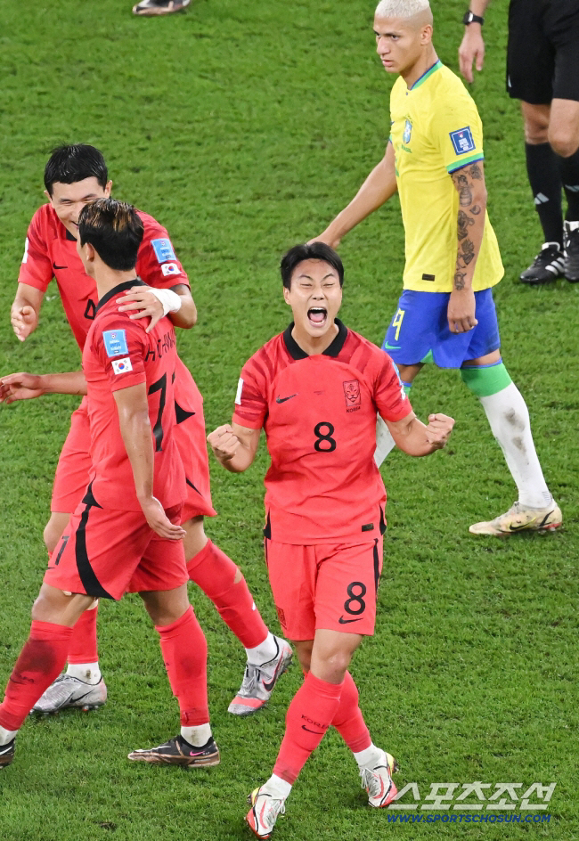 "어깨 수술 시즌 후로 미루겠습니다" 카타르WC 브라질전 골 백승호, 두…