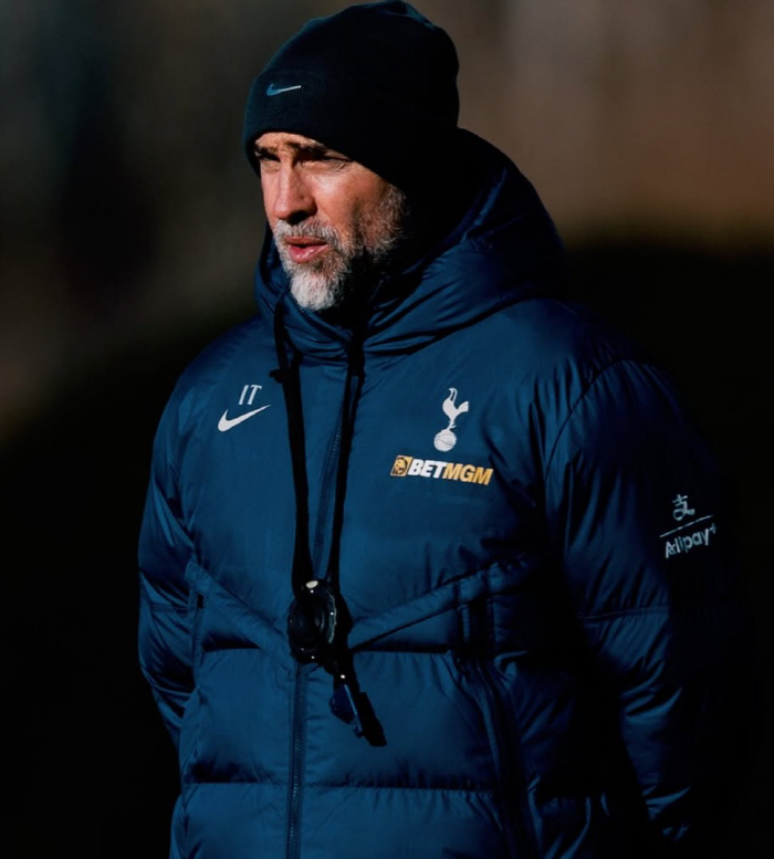 "밥묵자!" 아스널과의 데뷔전 앞둔 '소방수' 투도르의 승부수, '회식'