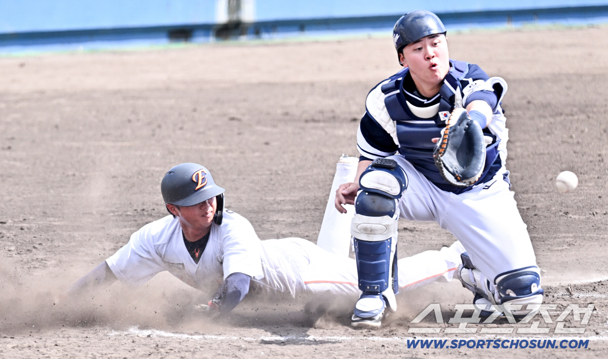 류현진 2이닝 무실점→김주원 결승 스리런포…류지현호, '왕옌청 선발' 한…