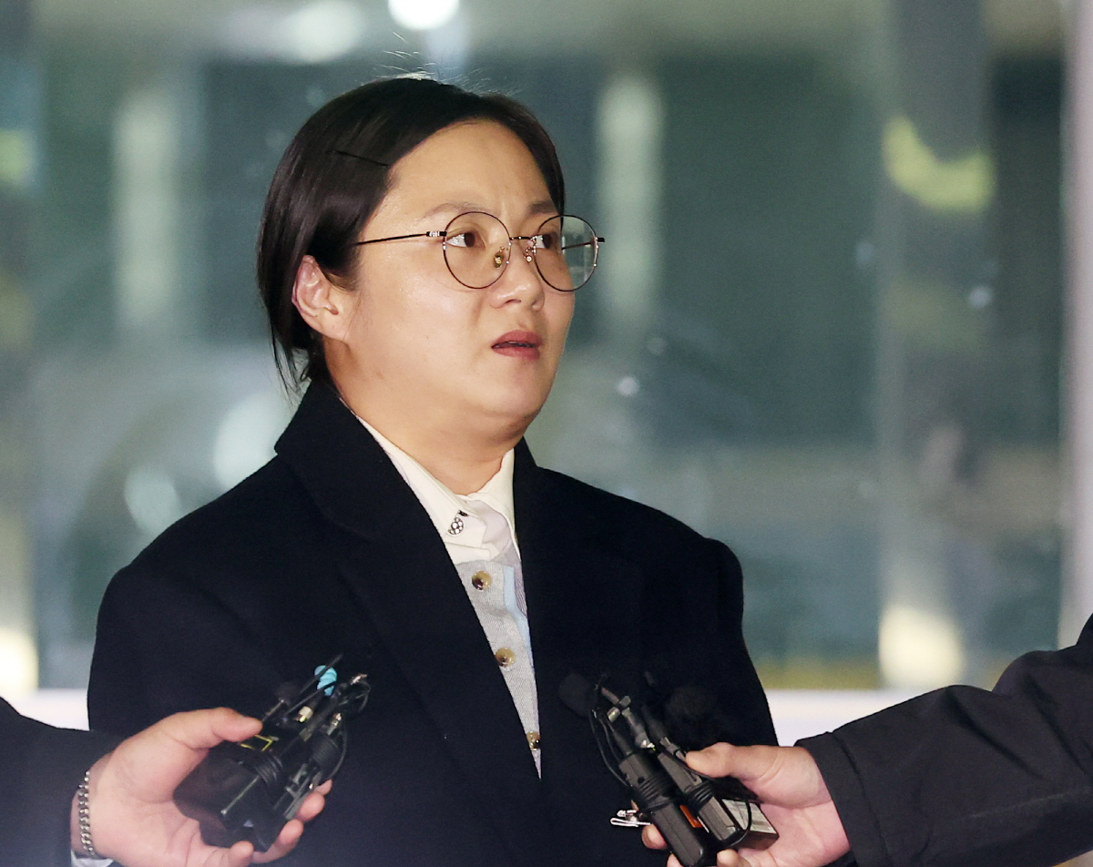 박나래·'주사이모' 경찰 동시 소환…갑질은 '부인'·약물은 '침묵'