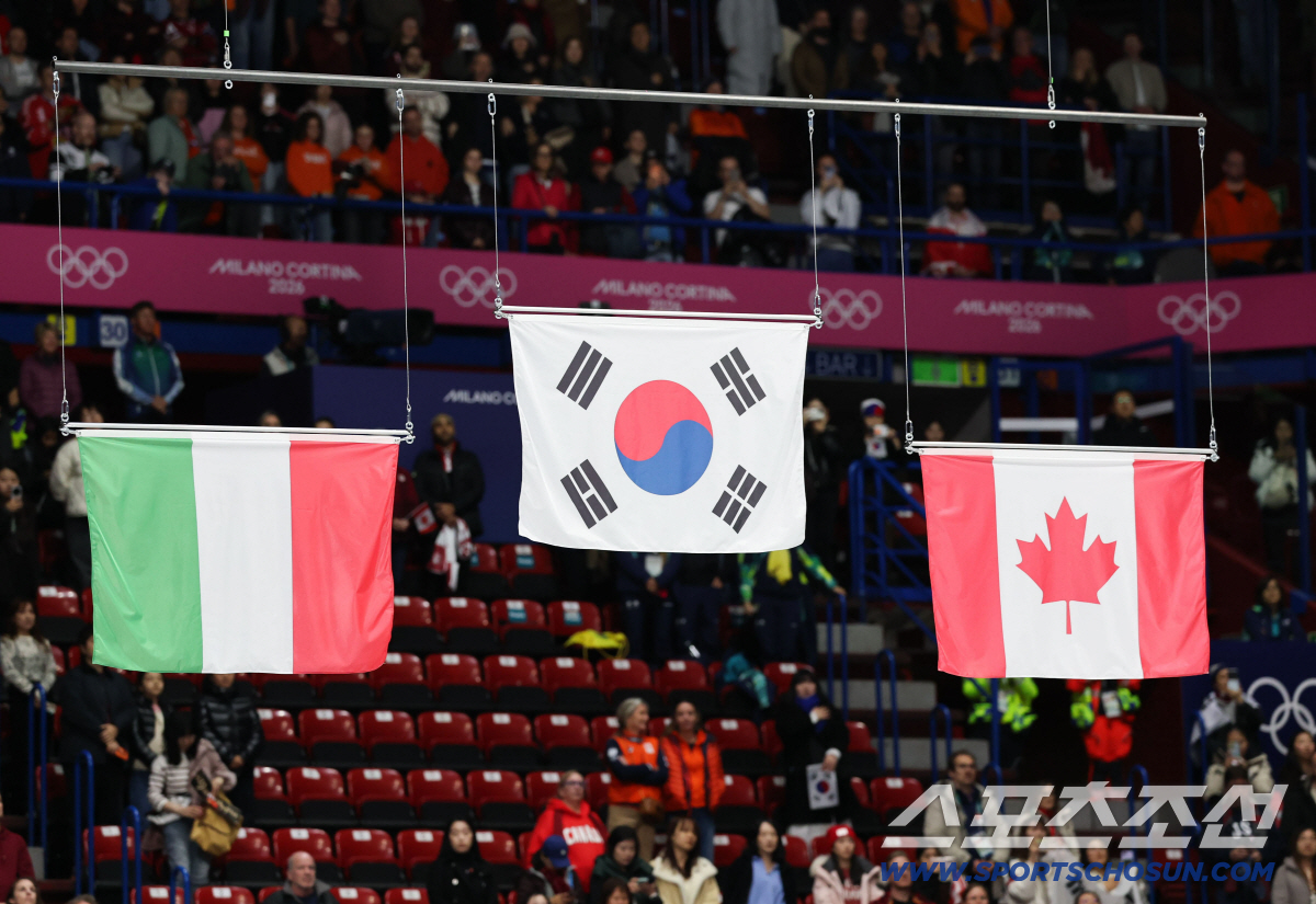 "죄송합니다, 정말 죄송합니다" 대국민 사과 이후, '불량 태극기' 없었…