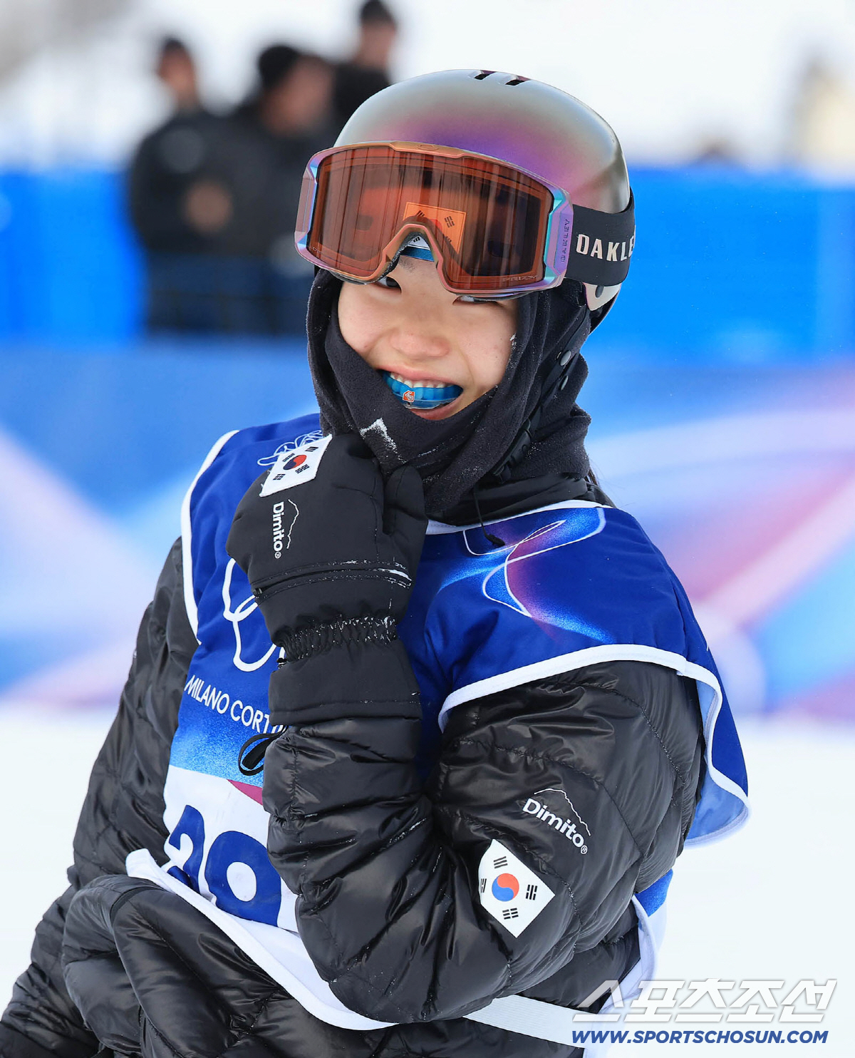 동메달 목에 걸고 '금의환향' 유승은의 미소 "메달 걸고 혼자 쇼할 줄 …