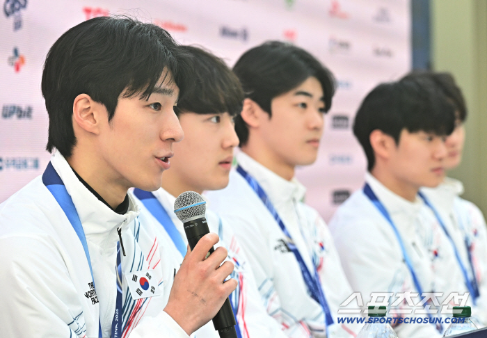 "폐회식 보고 싶어"→"피자, 파스타도 먹자!" 마지막 날 웃겠다는 다짐, 지켜낸 한국 남자 쇼트트랙 대표팀[밀라노 현장]