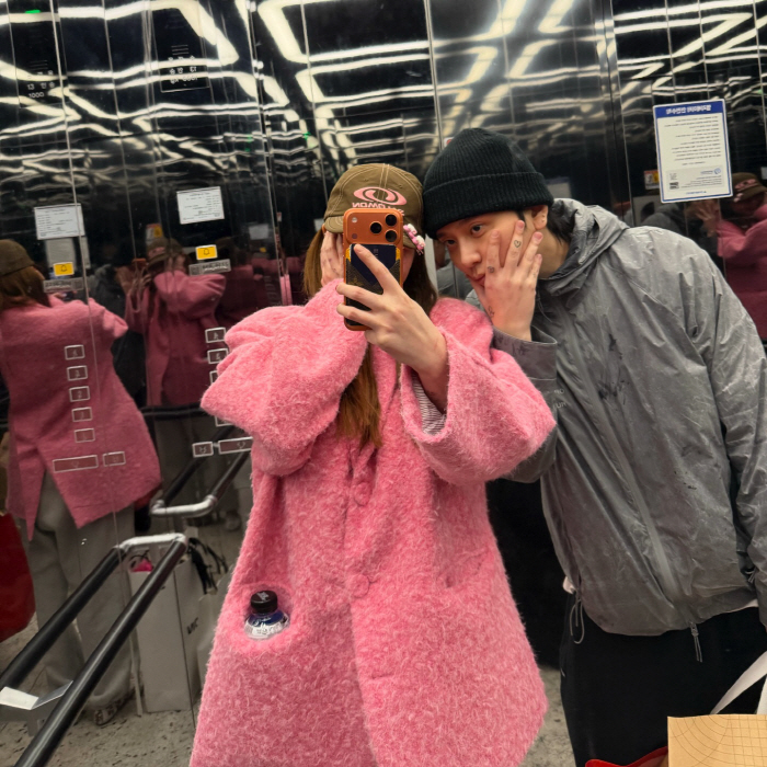 현아, 임신설에 뿔났나...직접 노출 사진 공개→♥용준형과 데이트까지 인증