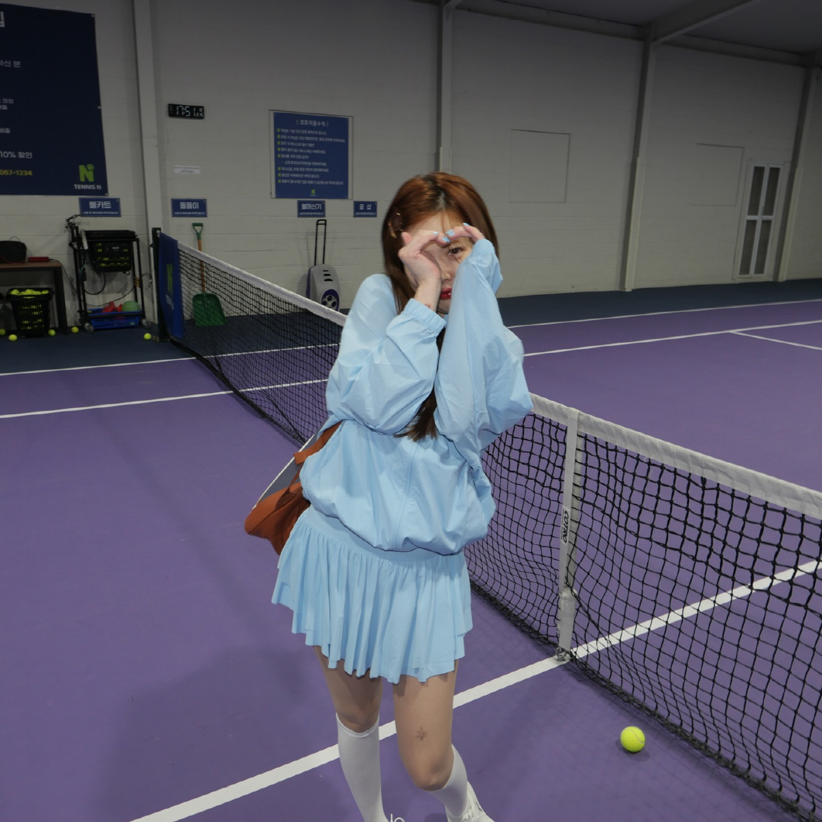 현아, 임신설에 뿔났나...직접 노출 사진 공개→♥용준형과 데이트까지 인…