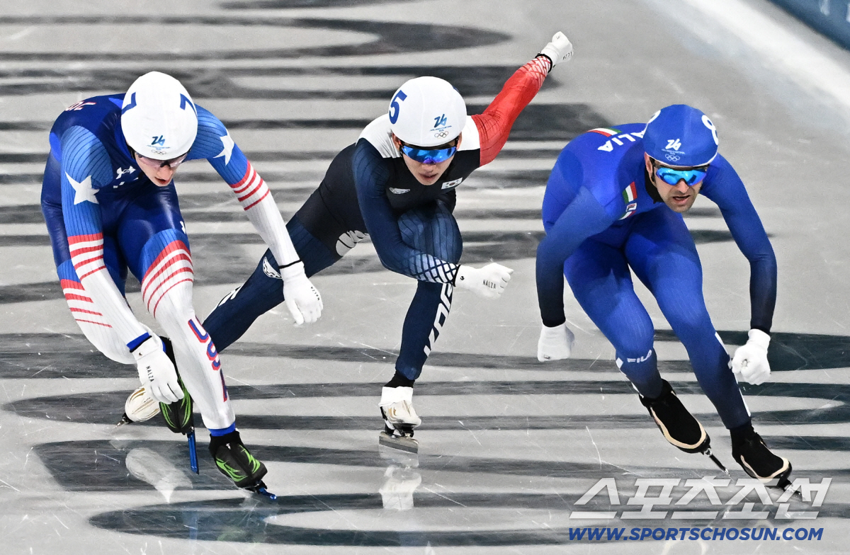 [밀라노 현장]"아깝다! 정재원" 매스스타트 5위… 3연속 포디움 무산,…