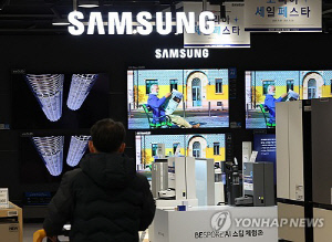 턱밑까지 쫓아온 中에 부품값 압박까지…고육지책 나선 韓 TV