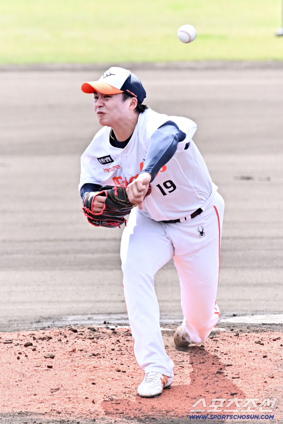 퍼펙트 류현진 앞에서도 안 밀렸다, 149㎞ 왕옌청 오키나와 첫선 강렬 …