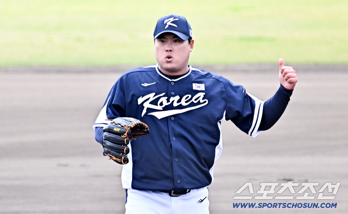 퍼펙트 류현진 앞에서도 안 밀렸다, 149㎞ 왕옌청 오키나와 첫선 강렬 …