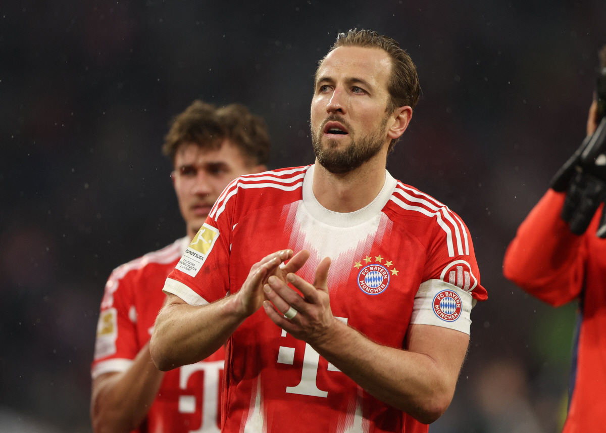 '폭탄돌리기 피해자인데' 빌트만 신났다! 김민재, 최다 수비+패스성공률 …