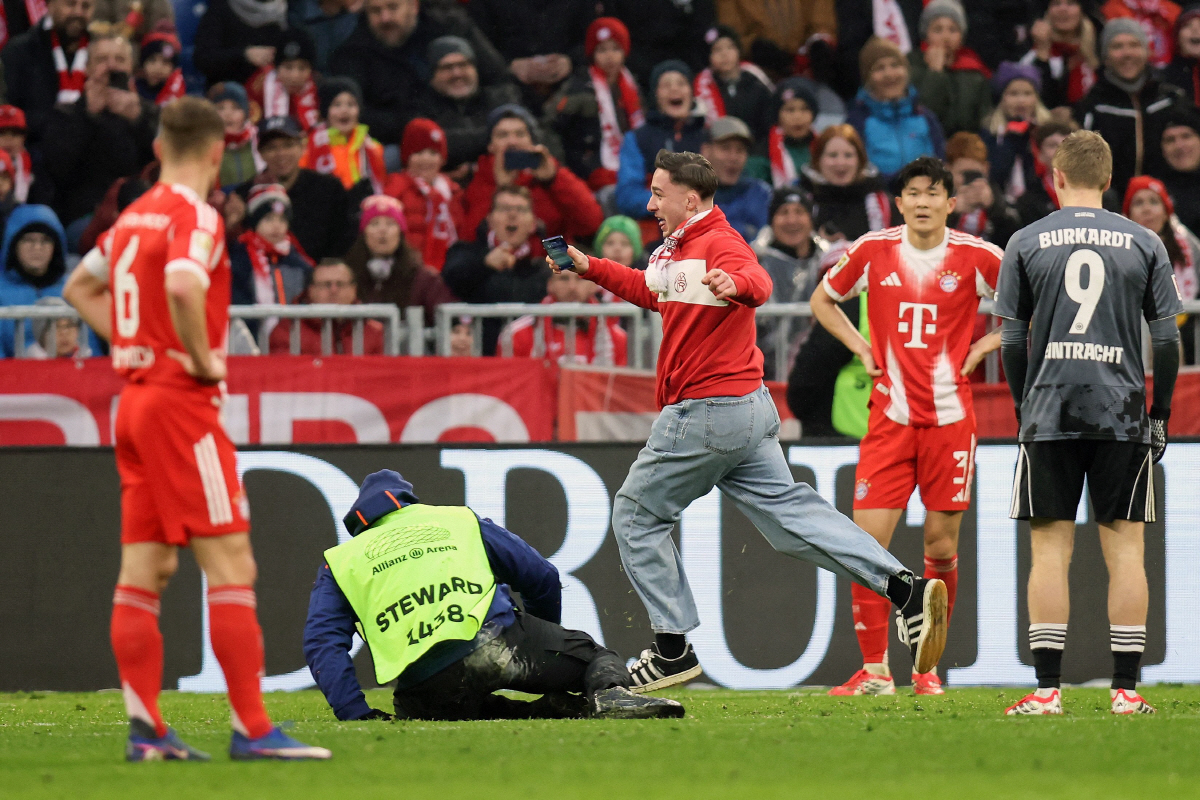 '폭탄돌리기 피해자인데' 빌트만 신났다! 김민재, 최다 수비+패스성공률 …