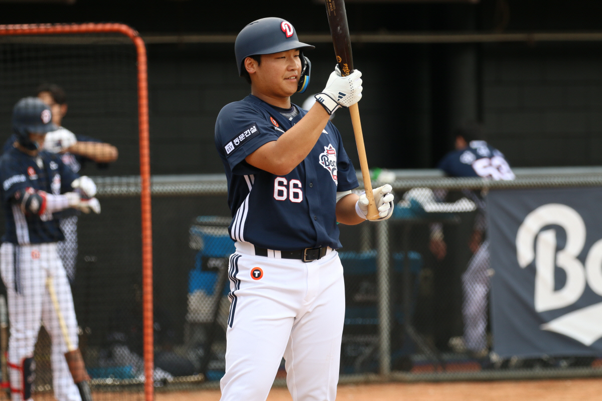 두산에 '전설의 복서' 타이슨이 나타났다는데...야구로 '핵주먹' 날릴 …