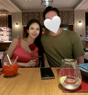 '셋째 임신' 박현선, 핑크 민소매로 빛난 D라인..♥이필립과 달달 데이트