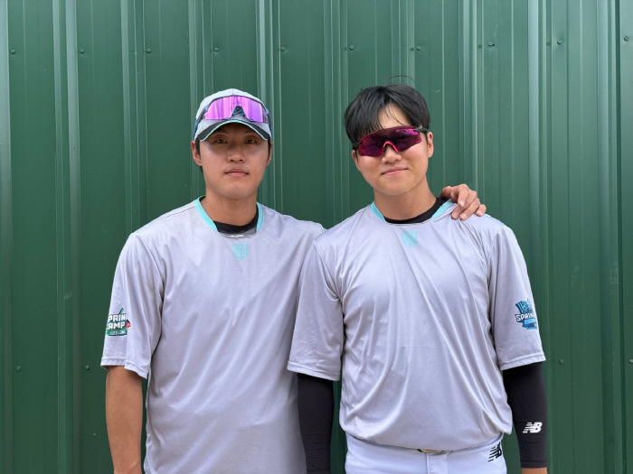 "리듬이 좋다" 오랜 좌완 갈증 풀릴까? '투수 장인'의 눈에 든 KT 두 남자…'익산 절친' 시너지 폭발 [SC피플]