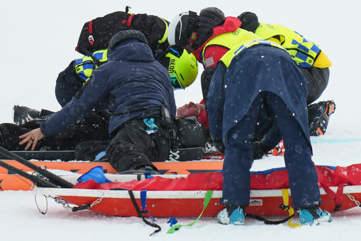 최가온처럼 일어서지 못했다, 19살 금메달 후보→머리 충격+사지 경련..…