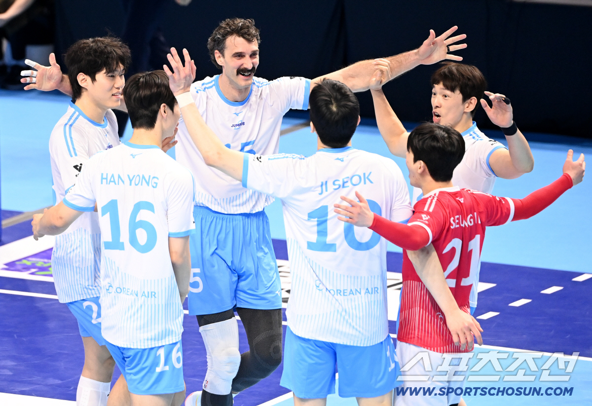 연속 8득점이라니? 싱겁게 끝난 '미리보는 챔프전', 대한항공 셧아웃 압…