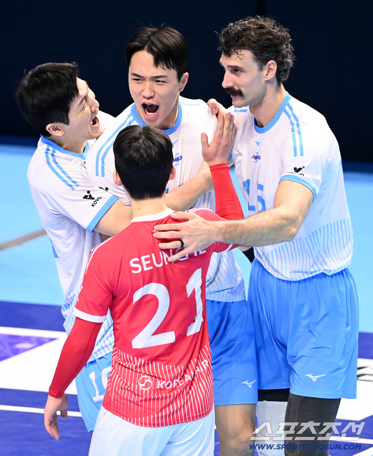 연속 8득점이라니? 싱겁게 끝난 '미리보는 챔프전', 대한항공 셧아웃 압…