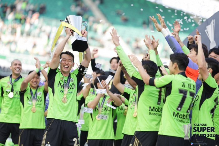 "전북 현대 우승 DNA 확인" 정정용 체제 슈퍼컵 우승 …"K리그 대표…