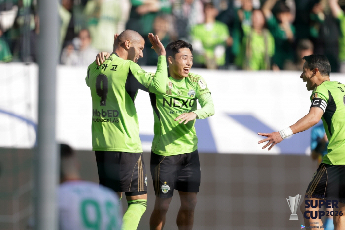 "전북 현대 우승 DNA 확인" 정정용 체제 슈퍼컵 우승 …"K리그 대표…