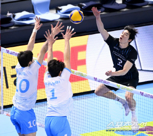 허수봉 시즌 최악의 경기, '6득점 26.3%' 굴욕 지켜본 진심 