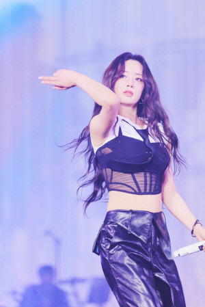 ♥라도와 결혼 앞둔 에이핑크 윤보미, 콘서트 중 울먹…