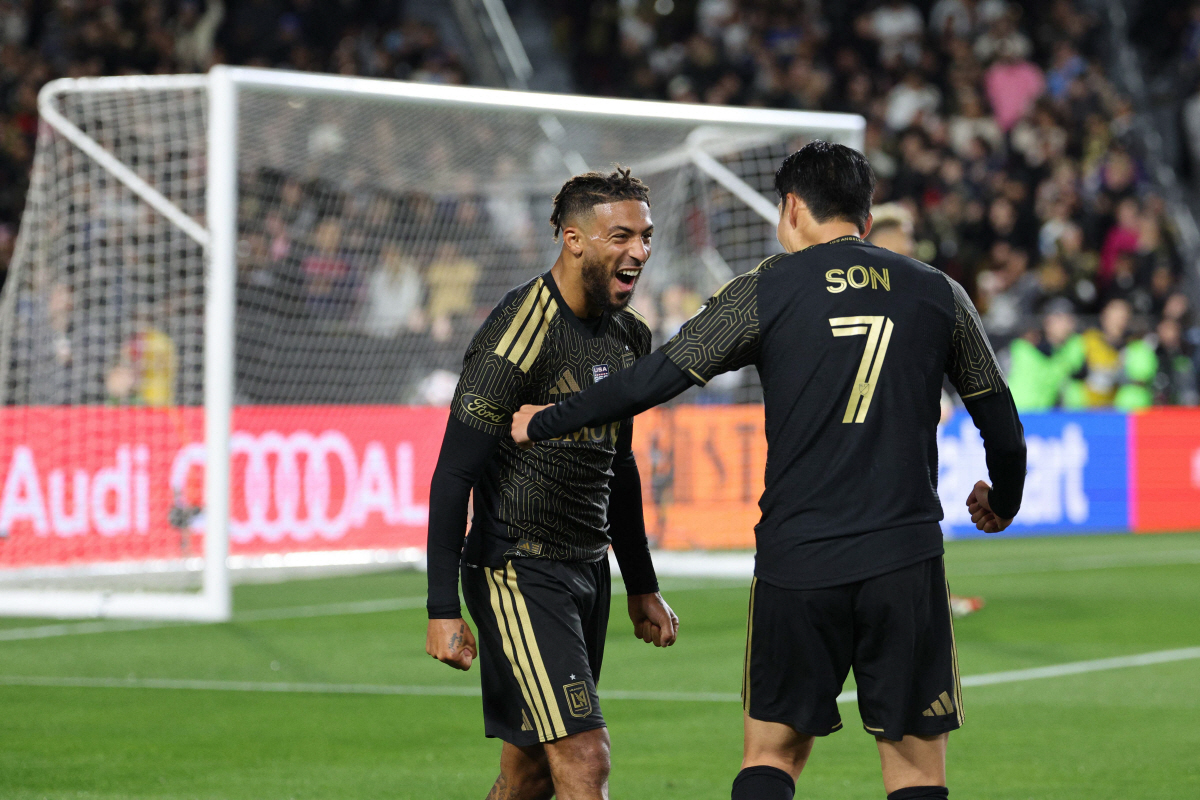 "저, 정말 교체인가요!" '스마일 보이' 손흥민 이례적 분노 폭발…더 …