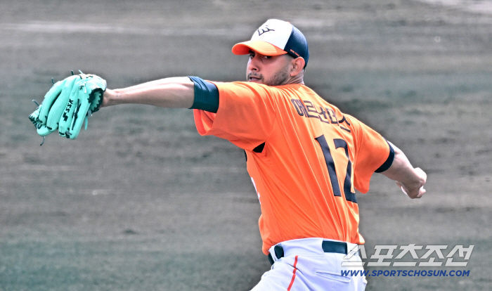 'MVP' 폰세의 길 걸을까…에르난데스, 日 타자 상대 152㎞ 2이닝 삭제 "구속 더 나올 수 있다"  [오키나와 현장]