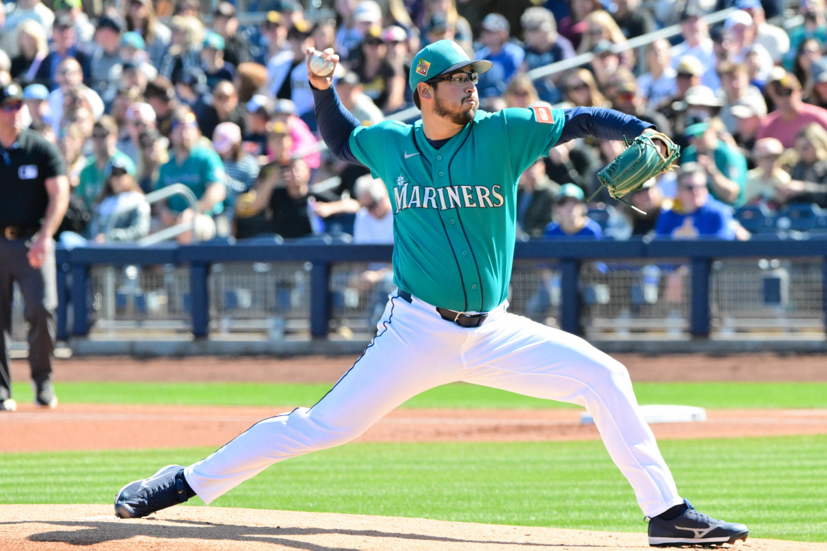 "스트라이크 같은데? 헬멧 '톡톡'…KBO 이어 ABS 적용한 MLB, …