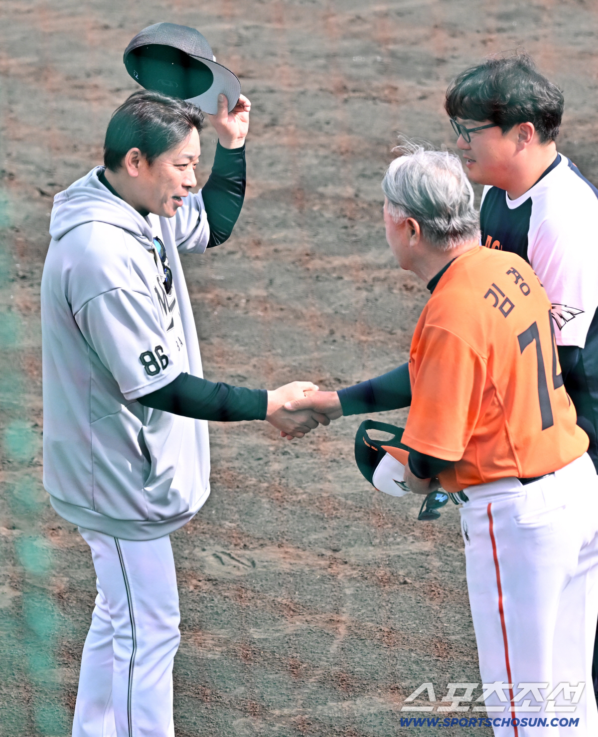 한화, 日 꼴찌 지바 롯데에 0-18 참패...에르난데스 152㎞ 호투만…