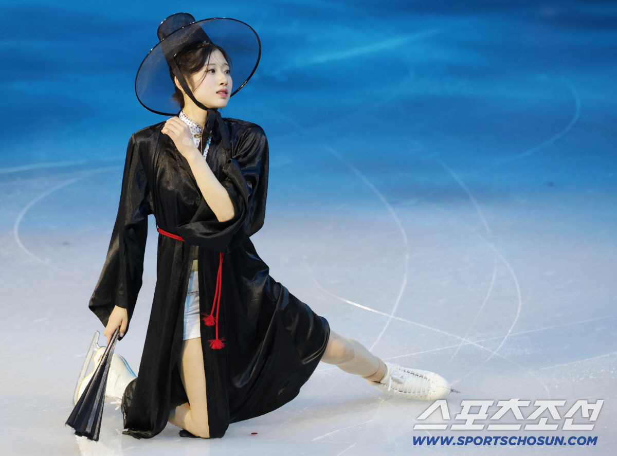 "김연아 후계자"→"K-POP 아이돌" 日 열도가 푹 빠졌다…이해인X'케…