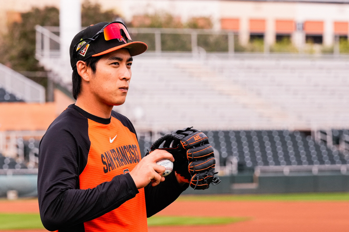 '우익수' 이정후 보기좋네, 총알 보살→SF 더그아웃 주연 행진, 첫 타…
