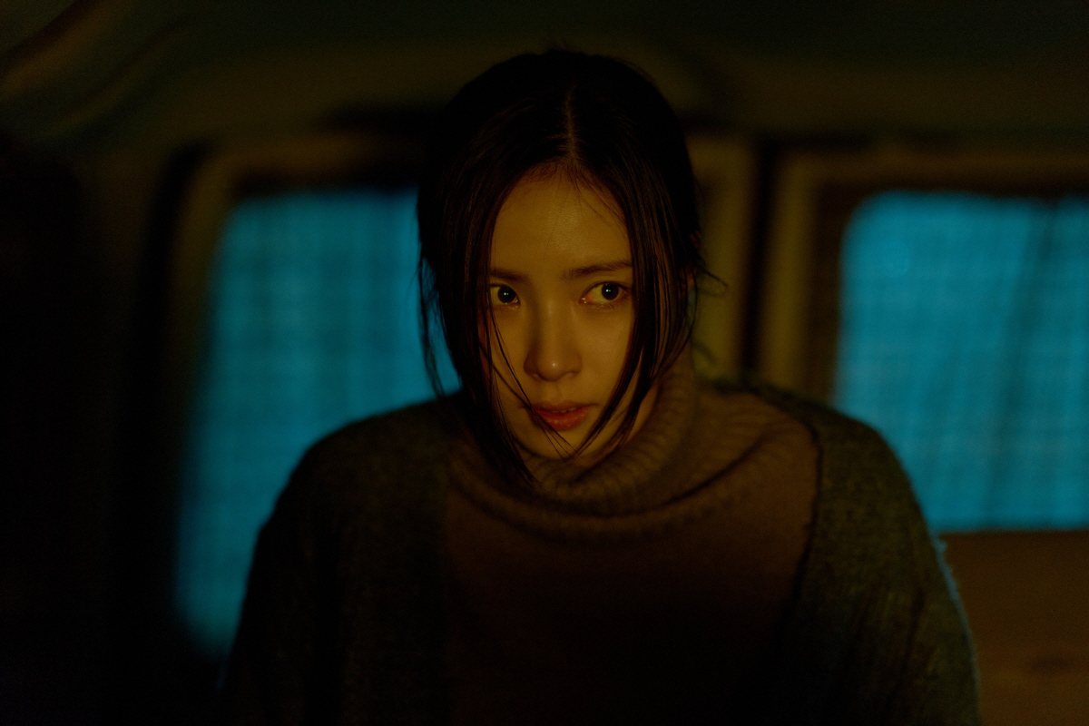 박정민 멜로만? 긴장감 넘치는 총기 액션도…'휴민트', 장기 흥행 시동