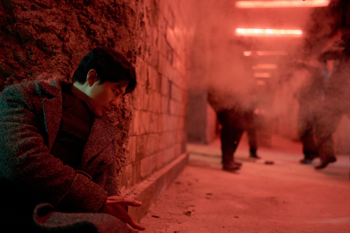 박정민 멜로만? 긴장감 넘치는 총기 액션도…'휴민트', 장기 흥행 시동