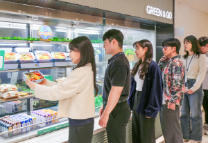 점심시간 운동·취미에 혼밥 ↑…현대그린푸드 단체급식 간편식 코너 이용 비중, 3년만에 7배 늘어