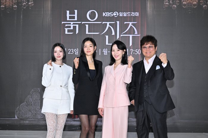 '붉은 진주' 김성근 감독 "단순한 권선징악NO, 자아 찾아가는 과정 그려"