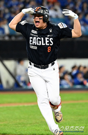 '부산 순혈 이대호 찐후배인데' 307억 종신한화 → 뒤늦게 피눈물 흘린 롯데…노시환을 왜! 8년전 뽑지 않았나 [SC포커스]