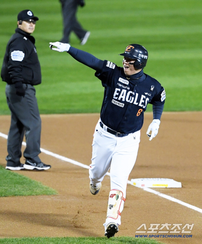 '부산 순혈+이대호 찐후배인데' 307억 종신한화 → 뒤늦게 피눈물 흘린…