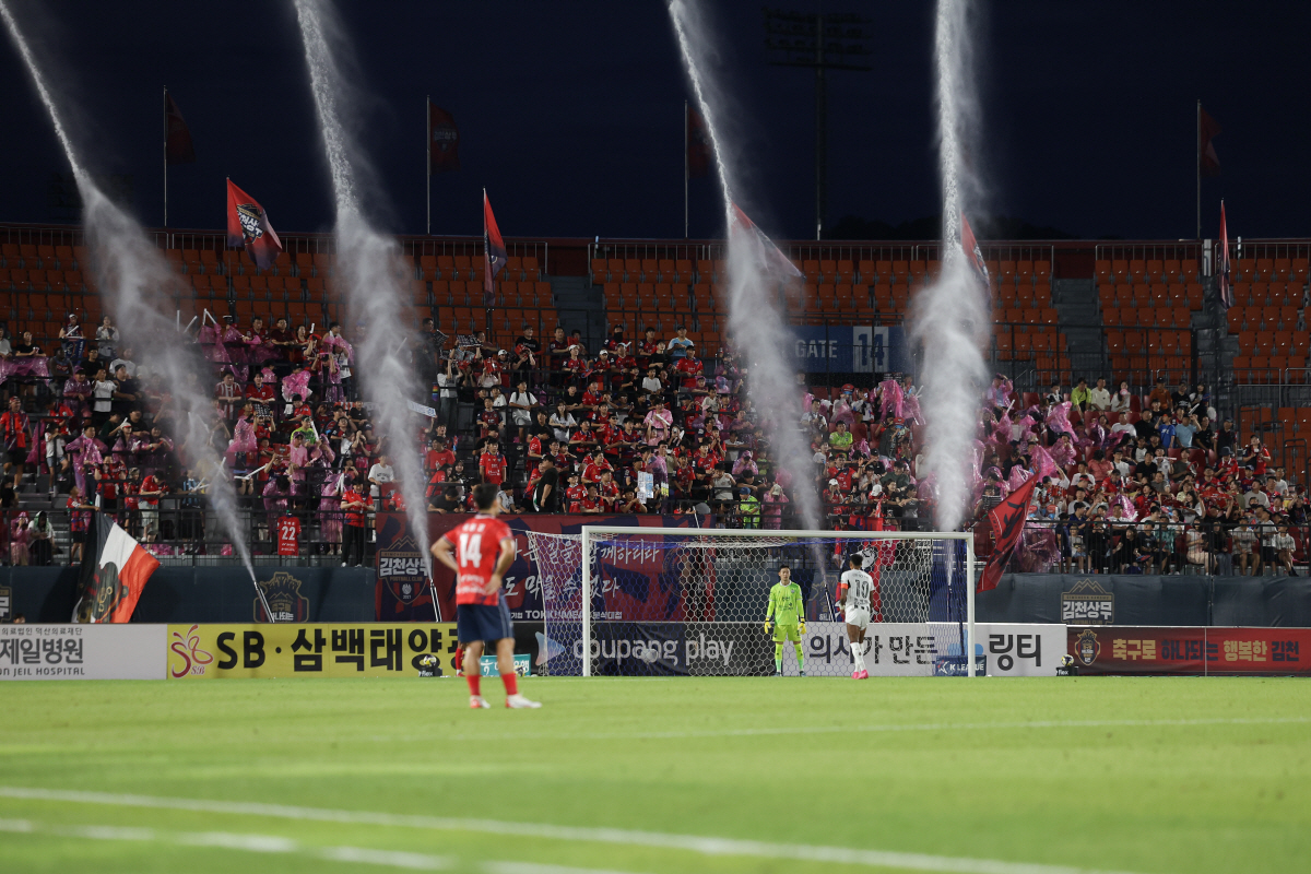 "동계올림픽 끝나자 그라운드에 봄이 왔다" K리그 개막, '눈엣가시' 1…