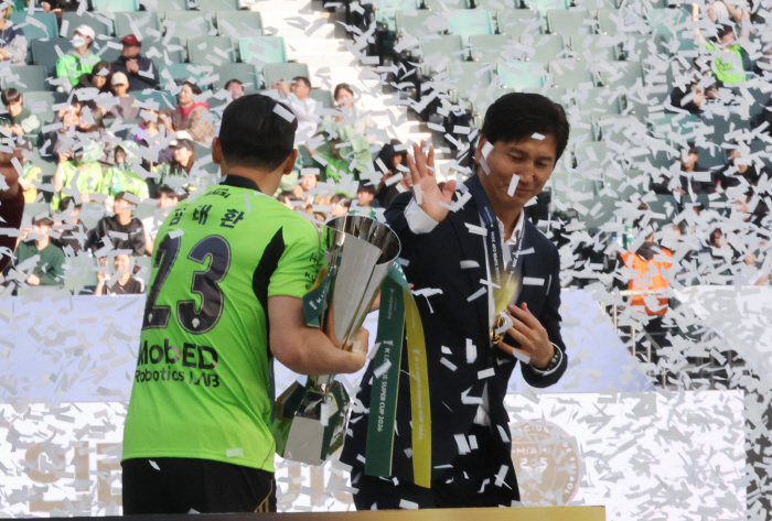 '똑똑한' 정정용, 포옛이 만든 전북 현대 '밥상'에 '후방 빌드업' 숟가락을 올렸다