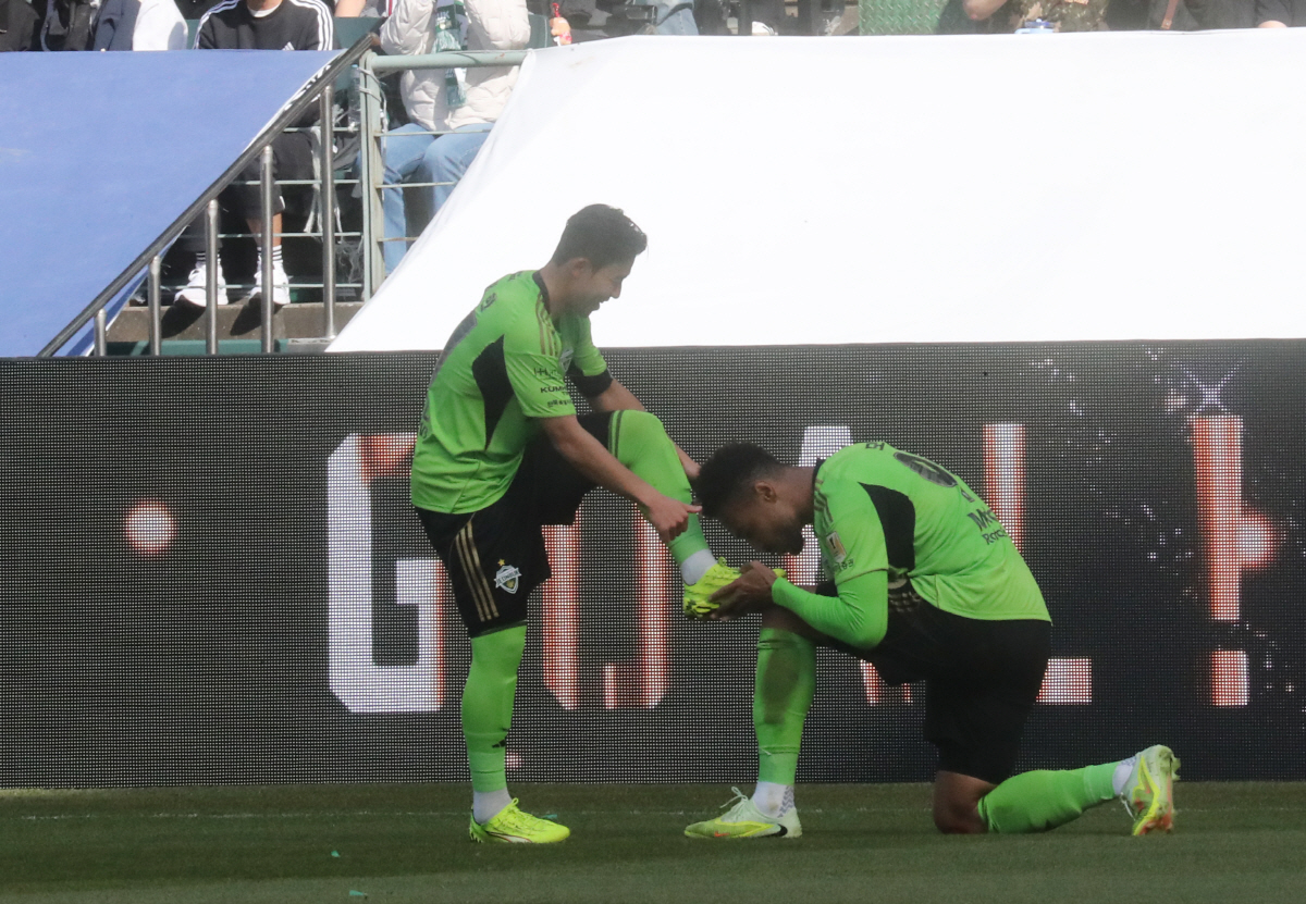 '똑똑한' 정정용, 포옛이 만든 전북 현대 '밥상'에 '후방 빌드업' 숟…