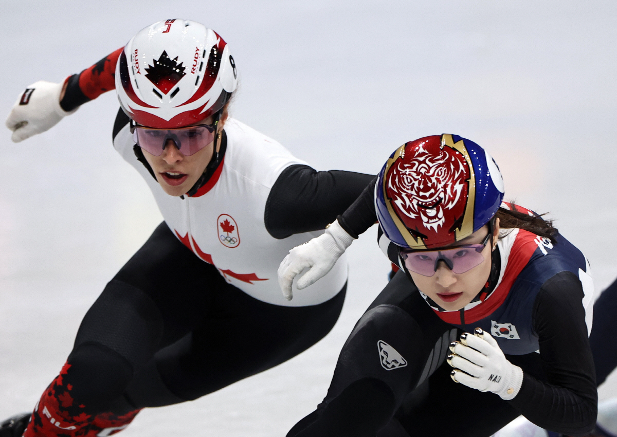 "2개의 손가락으로 멀티메달!" 장애 당당히 드러낸 캐나다 女쇼트트랙 에…