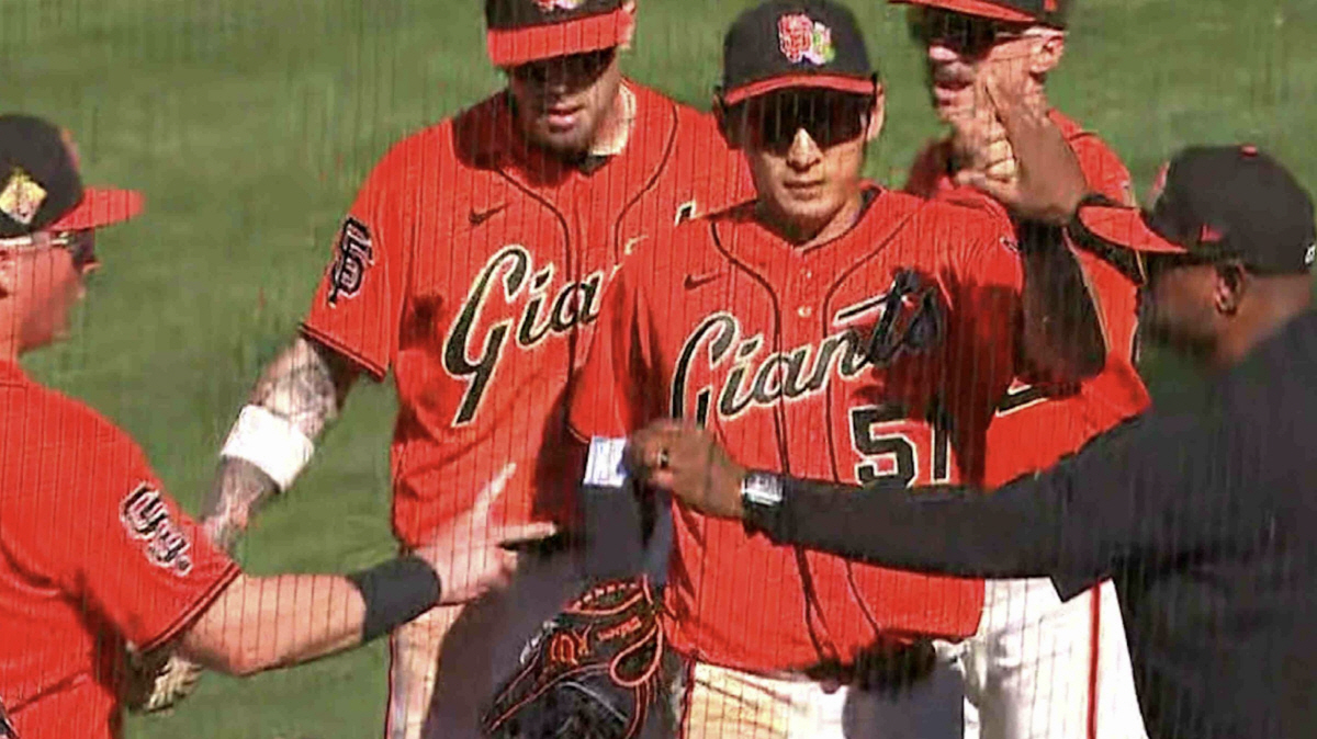 "LEE가 로켓을 쐈다!" 진작 우익수로 바꿀 걸 그랬나? 바이텔로 감독…