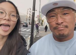 추성훈, 자식농사 성공했네...추사랑, 14살 사춘기에도 꼭 잡은 손 