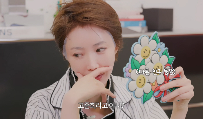 '욕망 40세' 고준희, AI도 아는 유명세에 어깨 '뿜뿜'→구독자 10만 넘어 100만까지 넘본다(고준희GO)