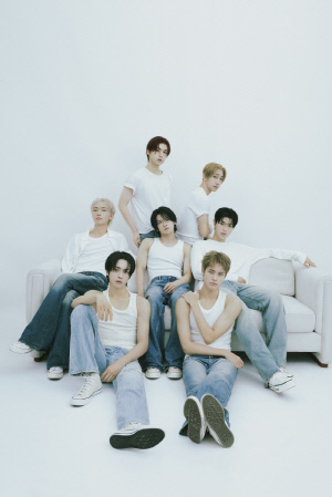 뉴비트, 수원·대전 뜨겁게 달궜다..깜짝 버스킹까지 후끈